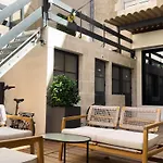De Paris Hotel 2*