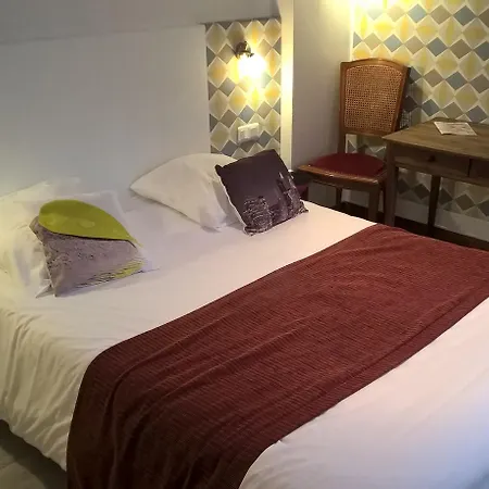 Hotel De Paris 2*