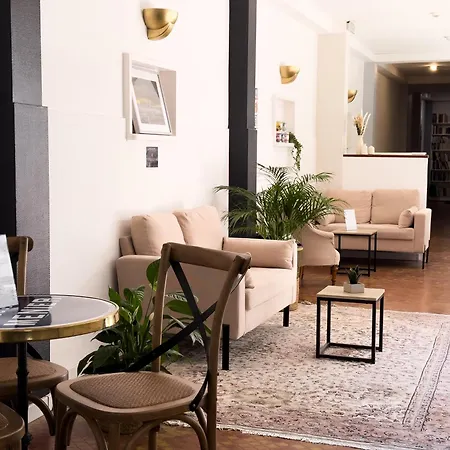 Hotel De Paris 2*
