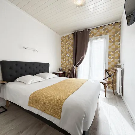 De Paris Hotell 2*