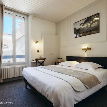 De Paris Hotell 2*