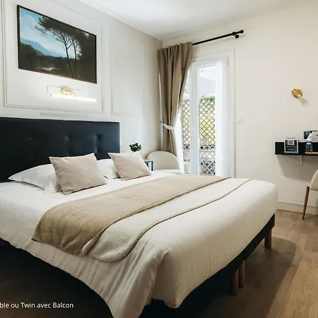 De Paris Hotell 2*