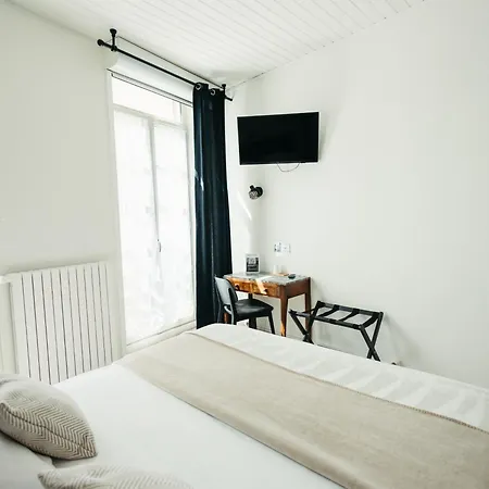 Hotell De Paris 2*