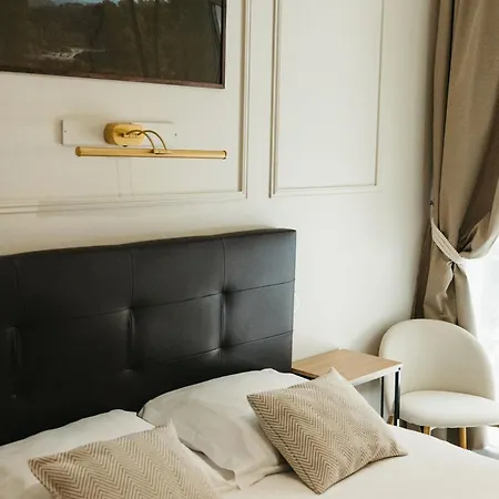 De Paris Hotell