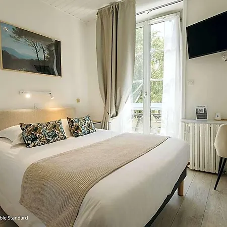 Hotel De Paris 2*
