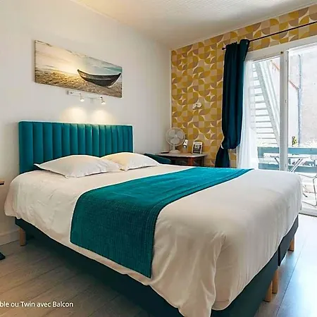 De Paris Hotel 2*