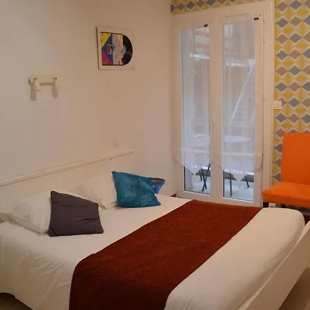 Hotel De Paris 2*
