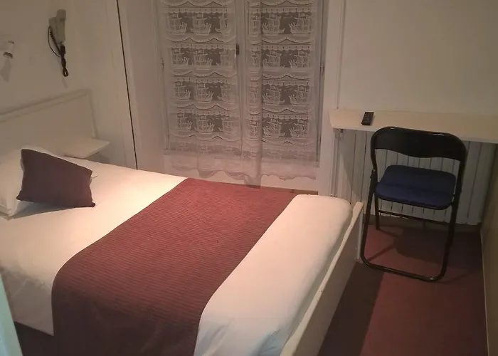 Hotel De Paris 2*