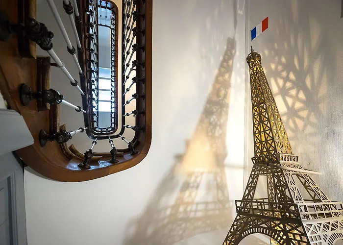 Hotel De Paris 2*